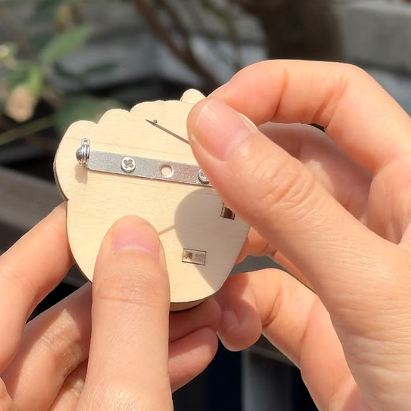 RebelPin - Lustige Fingerbrosche aus Holz | 1+1 GRATIS