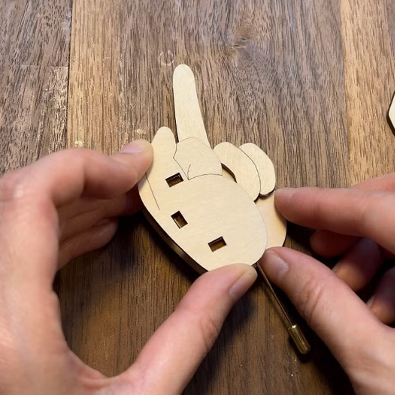 RebelPin - Lustige Fingerbrosche aus Holz | 1+1 GRATIS