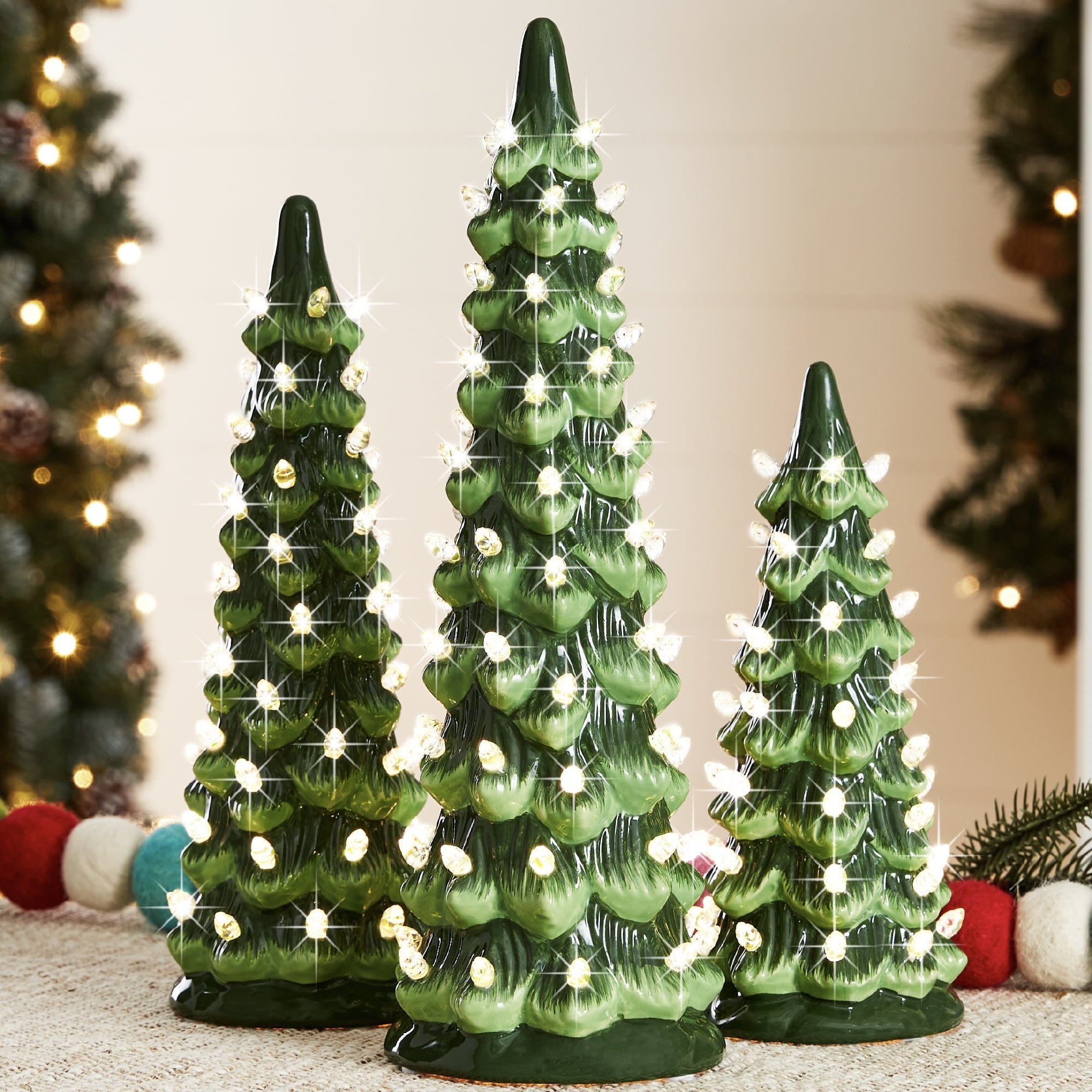 LumiGlow – Handbemalter Weihnachtsbaum aus Keramik