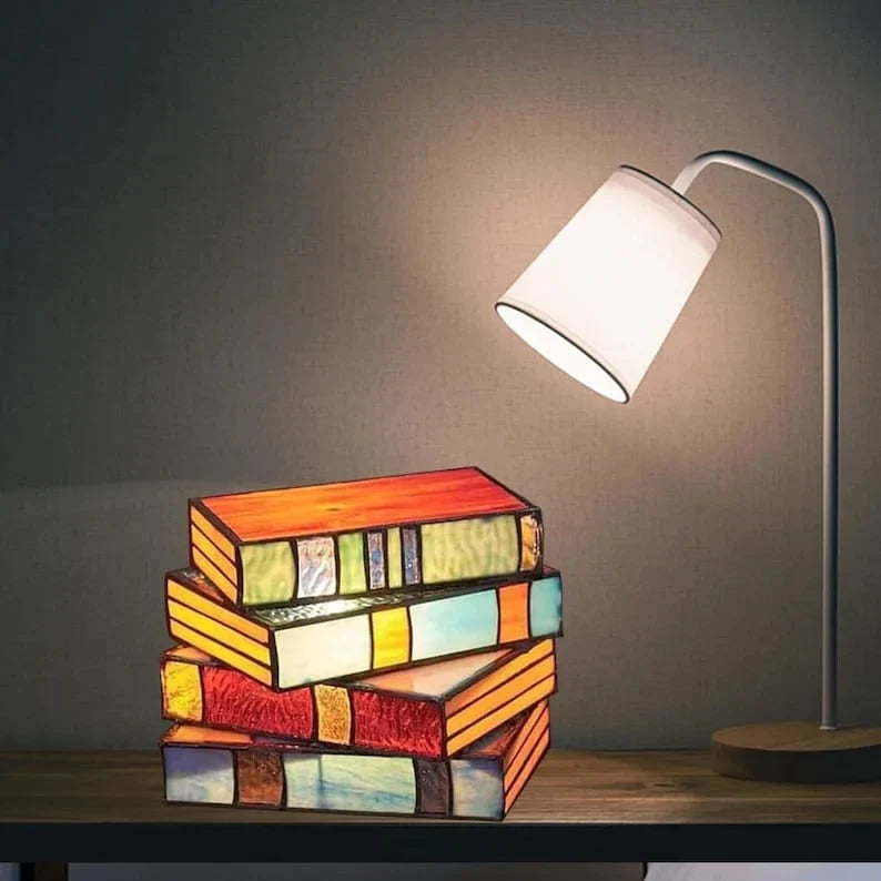 Buchy - Gebeizte Stacked Buch Lampe | 50% RABATT
