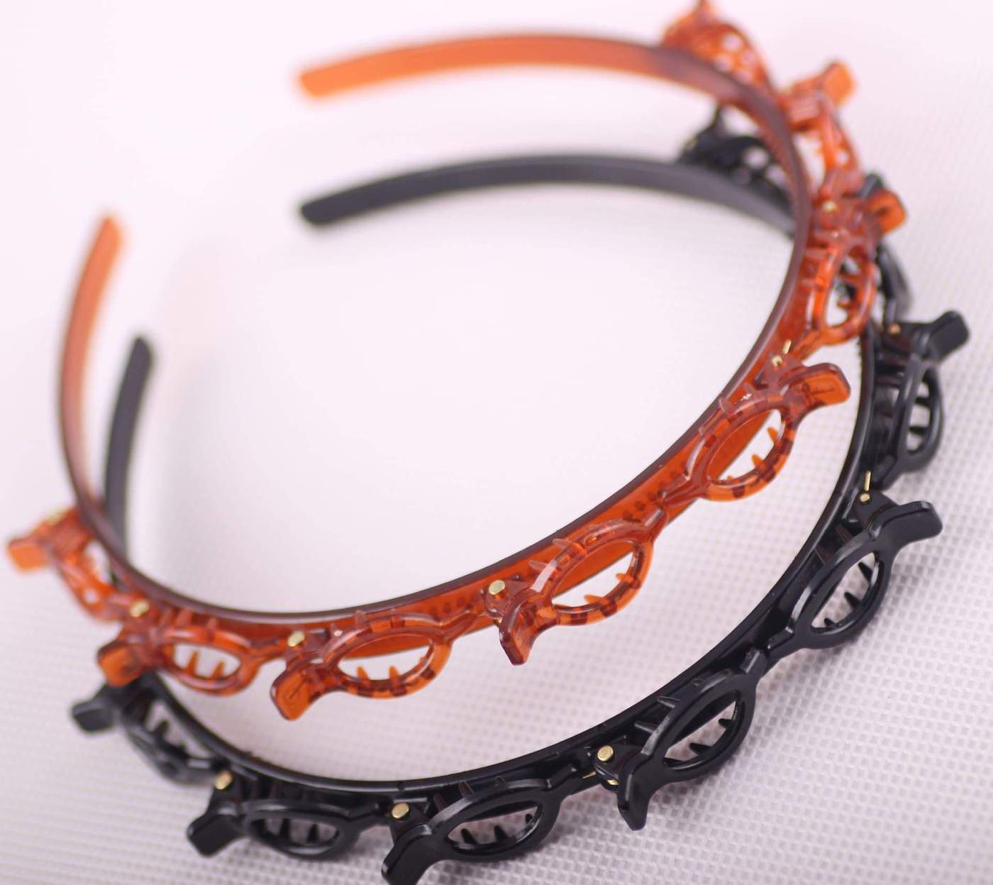 BraidedGlow™ Geflochtenes Stirnband – Stilvoller Halt mit unsichtbaren Klammern für jeden Tag | 1+3 GRATIS