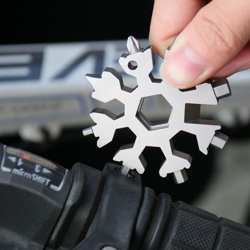 SnowMaster Pro - 18-in-1 Edelstahl Schneeflocken Multi-Tool | 1+1 GRATIS