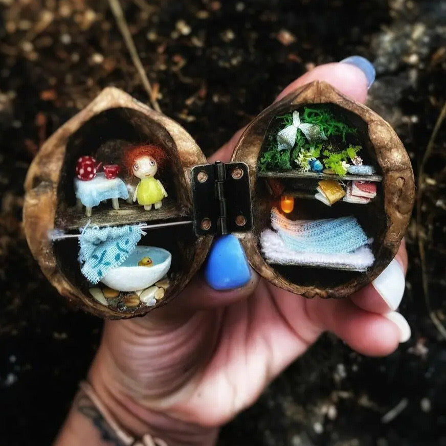 WalnutCharm - Handgemachtes Walnussschalen-Puppenhaus | 50% RABATT
