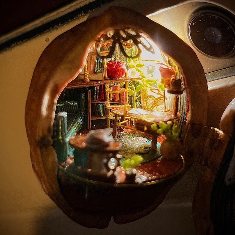 WalnutCharm - Handgemachtes Walnussschalen-Puppenhaus | 50% RABATT