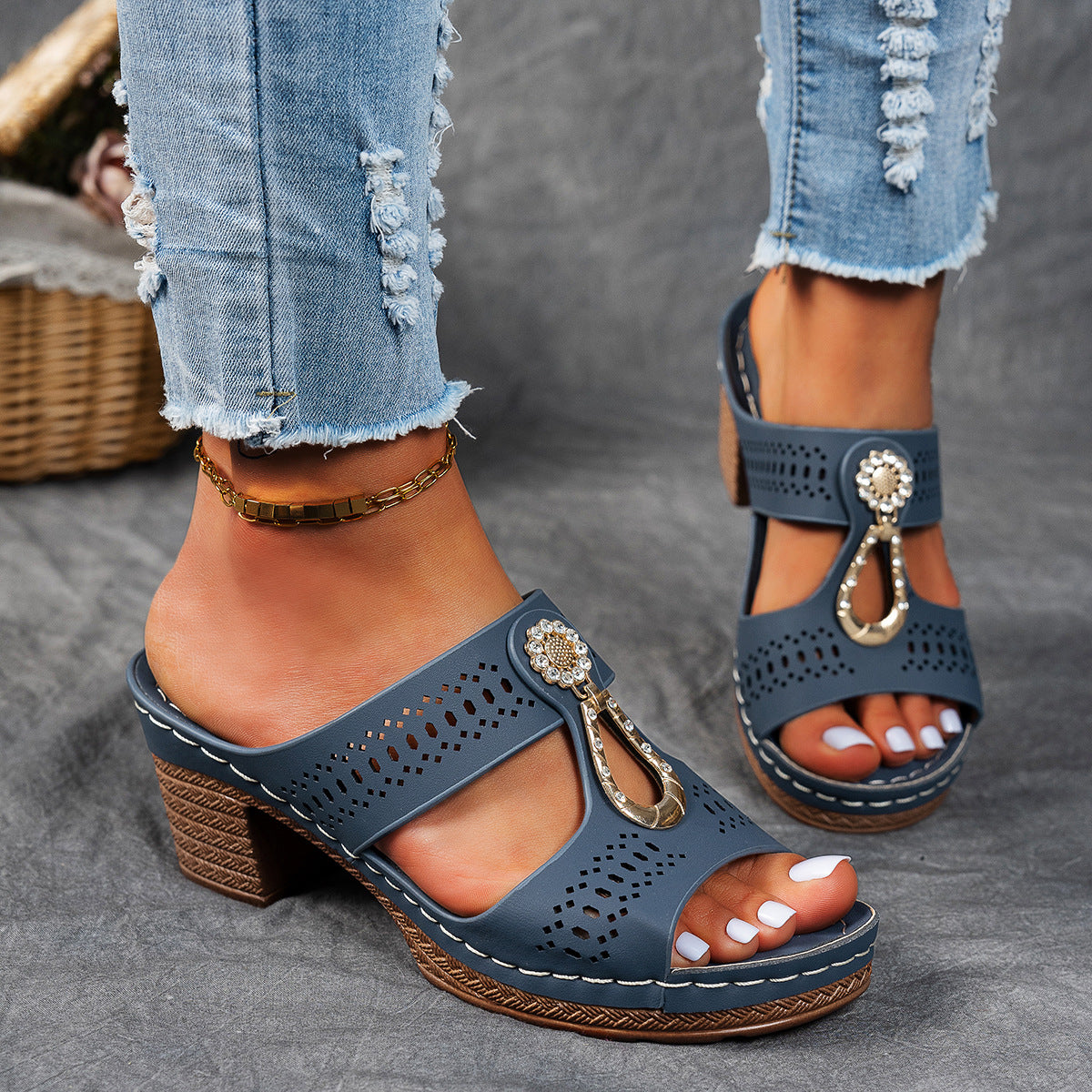GlamoStep™ – Orthopädische Sandalen mit strassbesetztem Absatz für glamourösen Komfort den ganzen Tag