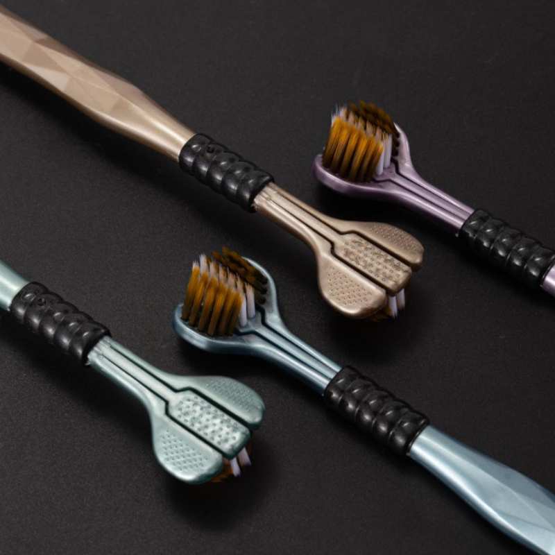 TriBrush™ – Dreikopf-Zahnbürste für 360°-Reinigung